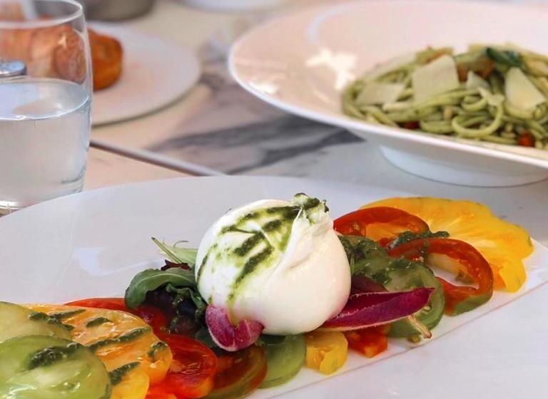 בית מלון כפרי Croisette Beach Cannes  Mgallery