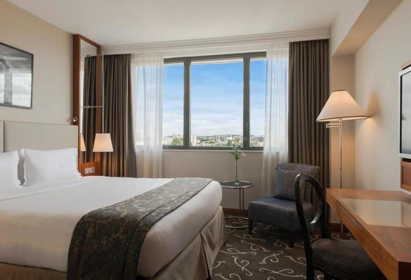 فندق Crowne Plaza Paris  Neuilly, An Ihg