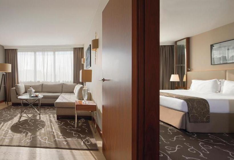 فندق Crowne Plaza Paris  Neuilly, An Ihg