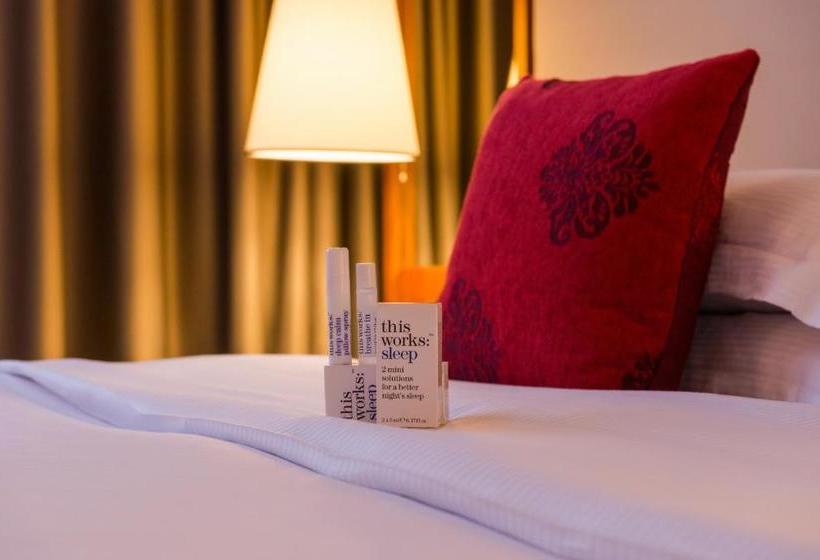 فندق Crowne Plaza Paris  Neuilly, An Ihg