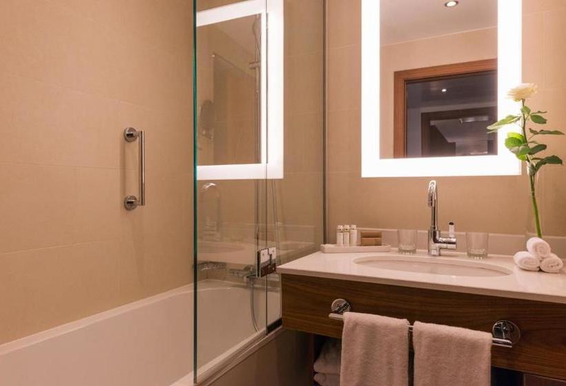فندق Crowne Plaza Paris  Neuilly, An Ihg