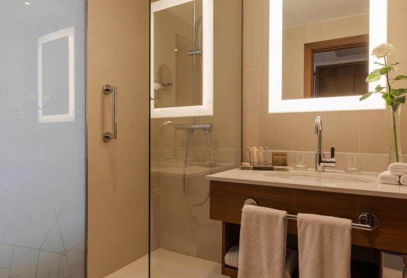 فندق Crowne Plaza Paris  Neuilly, An Ihg