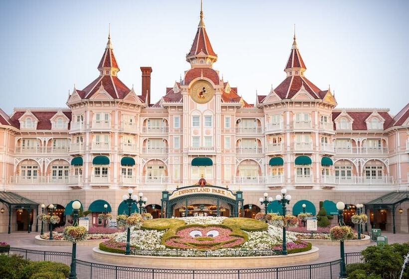 Отель Disneyland®