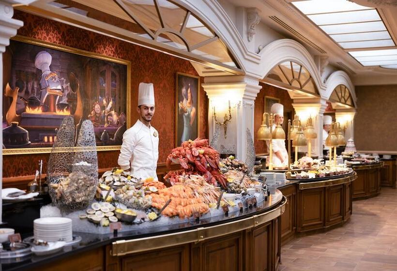 Отель Disneyland®