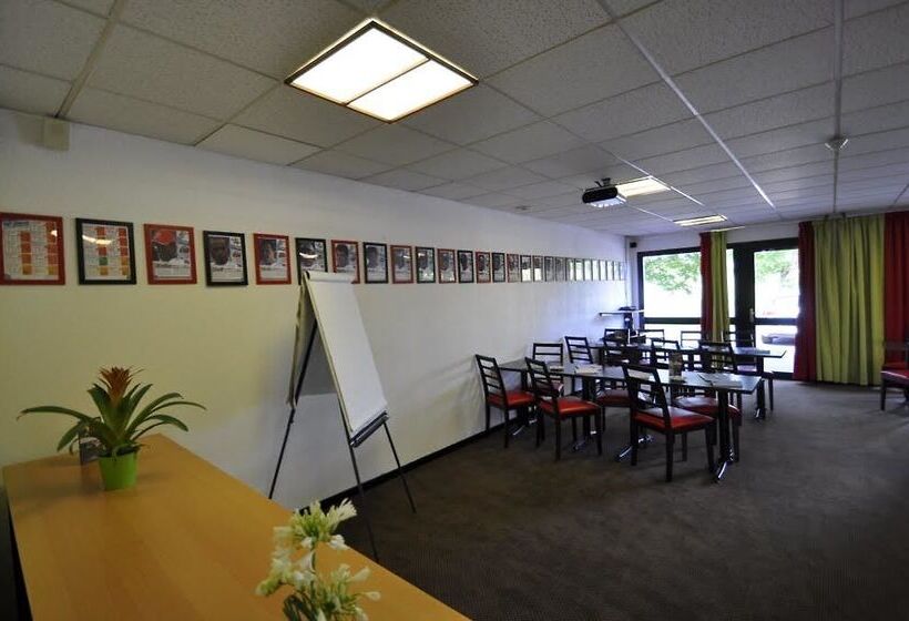 Enzo Hotels Vierzon By Kyriad Direct