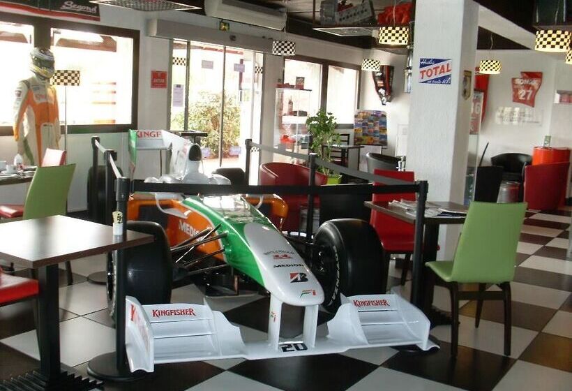 Enzo Hotels Vierzon By Kyriad Direct