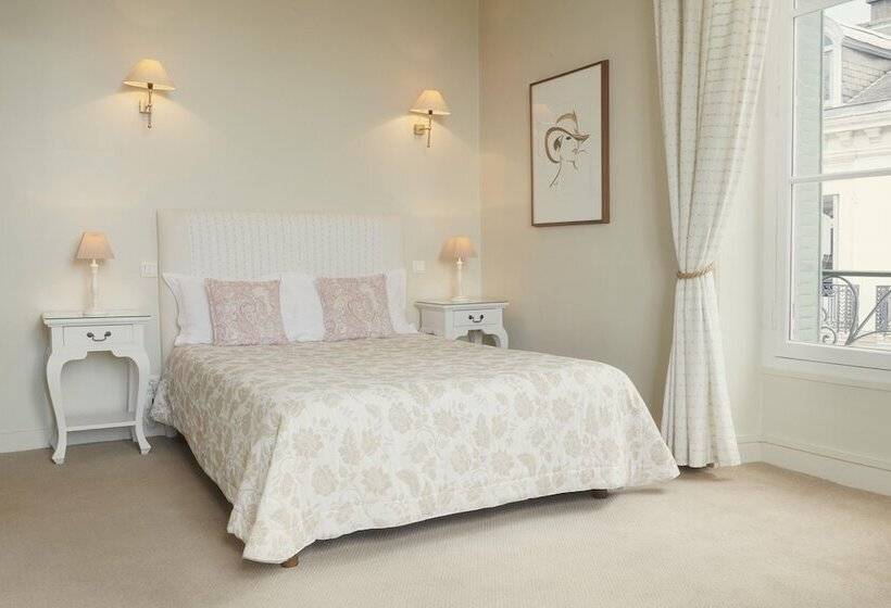 ホテル Hôtel Bristol Pau