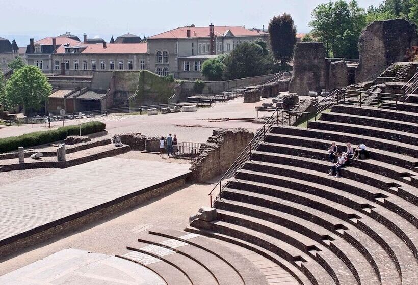 هتل Hôtel Mercure Lyon Centre Brotteaux