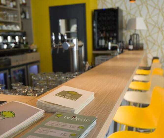 בית מלון כפרי Ibis Styles Poitiers Nord