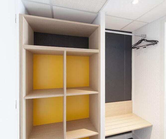 בית מלון כפרי Ibis Styles Poitiers Nord
