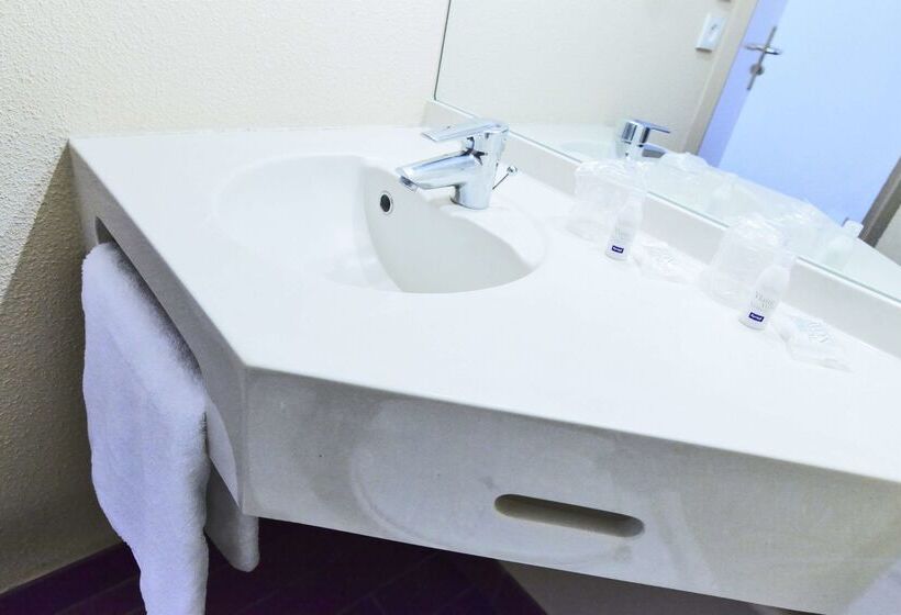 ホテル Kyriad Beauvais Sud