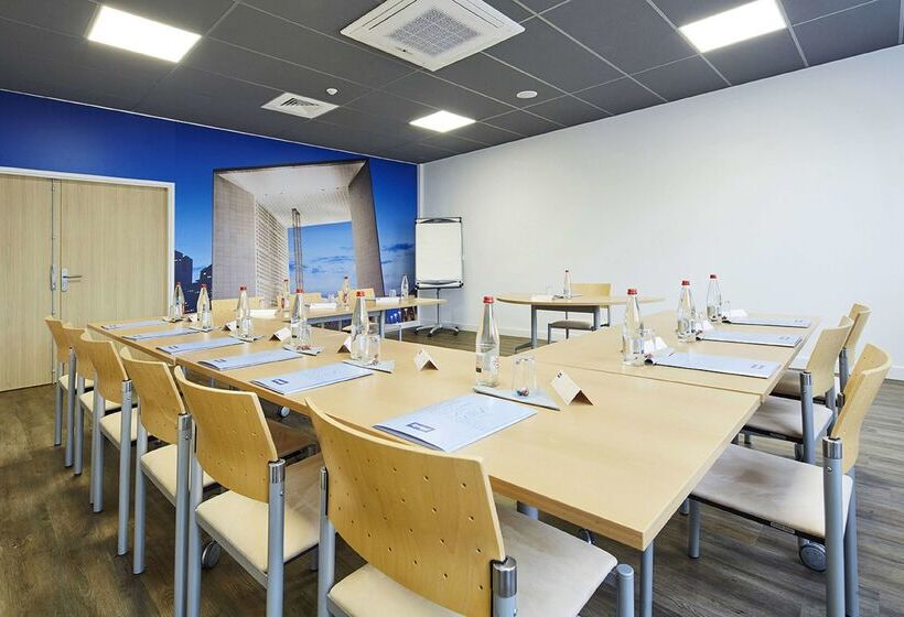 فندق Kyriad Paris Ouest   Bezons La Défense