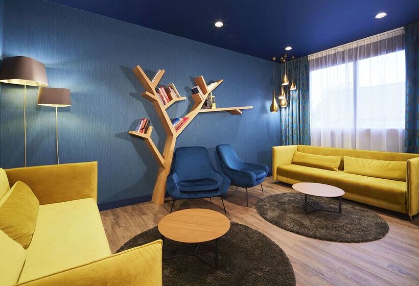 ホテル Kyriad Paris Ouest   Bezons La Défense