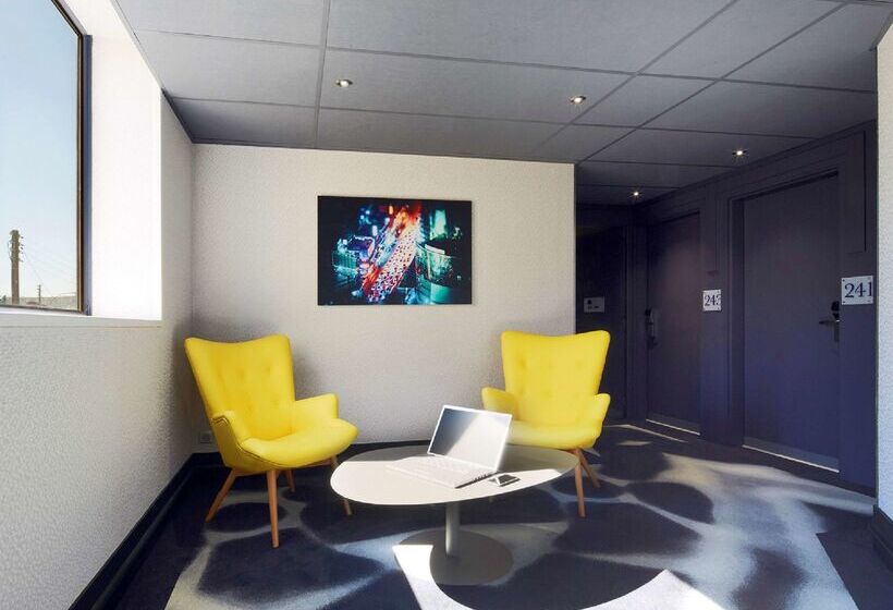 ホテル Kyriad Paris Ouest   Bezons La Défense