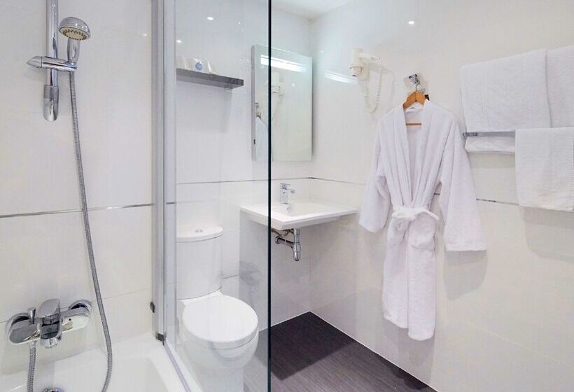 فندق Kyriad Paris Ouest   Bezons La Défense