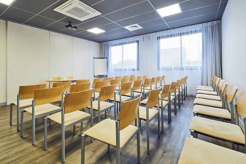 فندق Kyriad Paris Ouest   Bezons La Défense