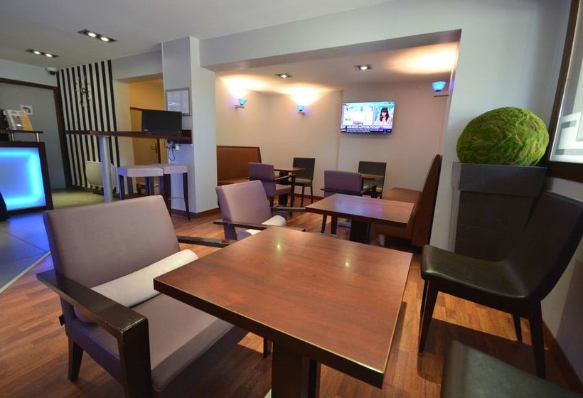 هتل Kyriad Dijon Est  Mirande