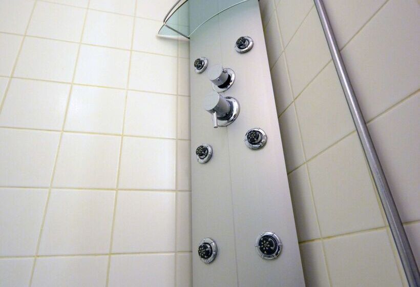 هتل Kyriad Dijon Est  Mirande