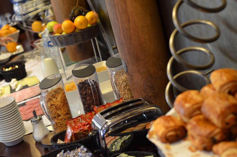 هتل Kyriad Dijon Est  Mirande