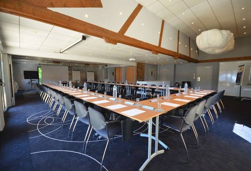 هتل Kyriad Dijon Est  Mirande