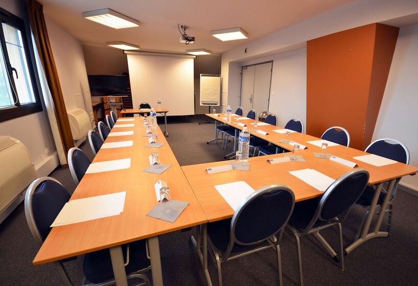 هتل Kyriad Dijon Est  Mirande