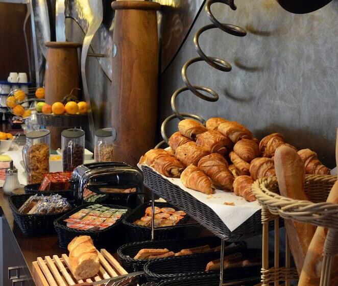 هتل Kyriad Dijon Est  Mirande