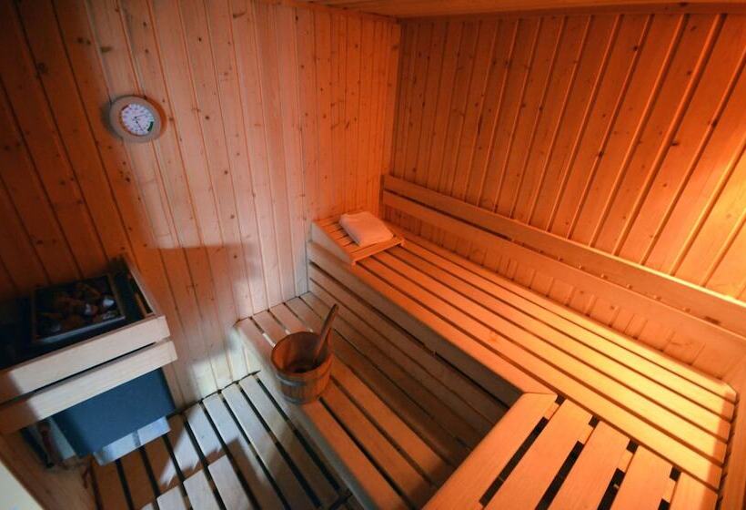 هتل Kyriad Dijon Est  Mirande