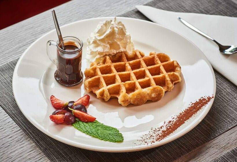 호텔 Kyriad Lille  Mons En Baroeul