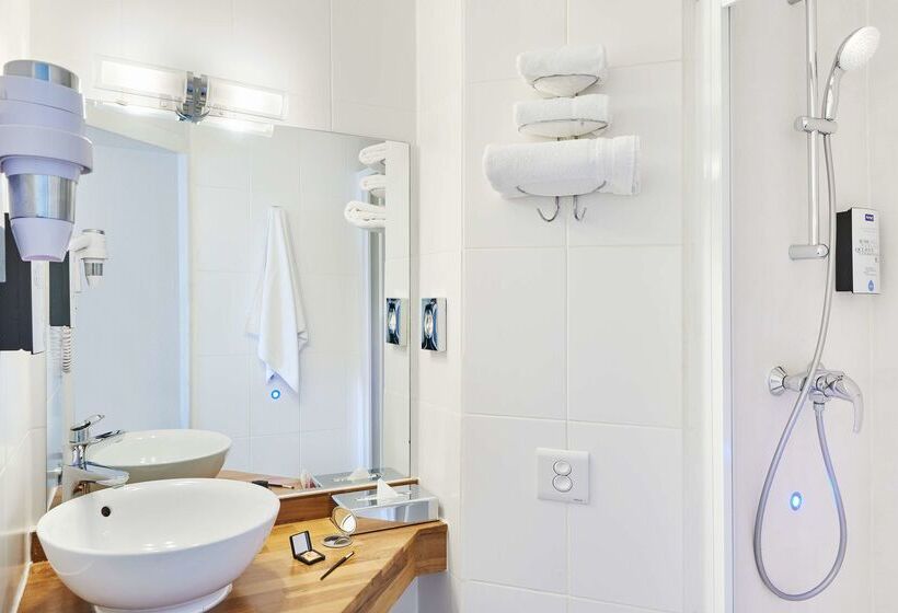 호텔 Kyriad Lille  Mons En Baroeul