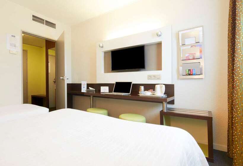 Отель Kyriad Hôtel Orly Aéroport Athis Mons