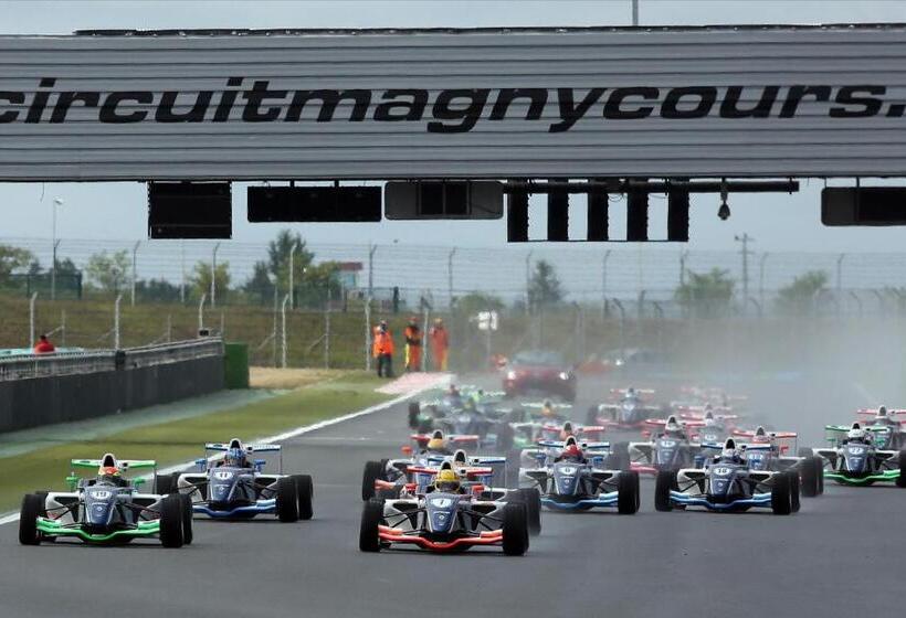 ホテル Le Paddock