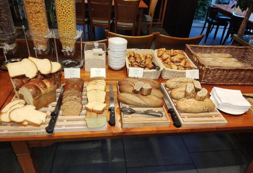 ホテル Logis Cottage