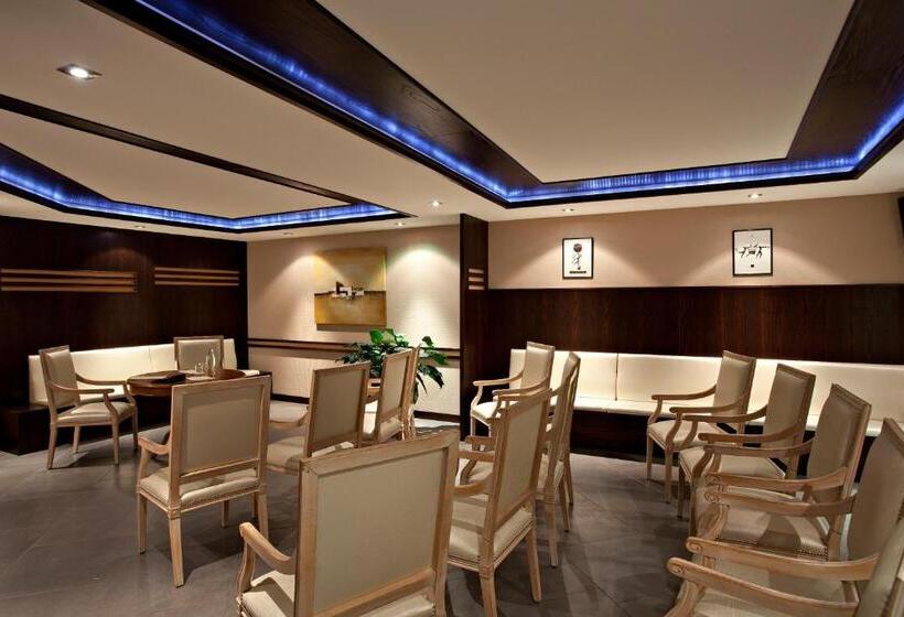 ホテル Logis Cottage