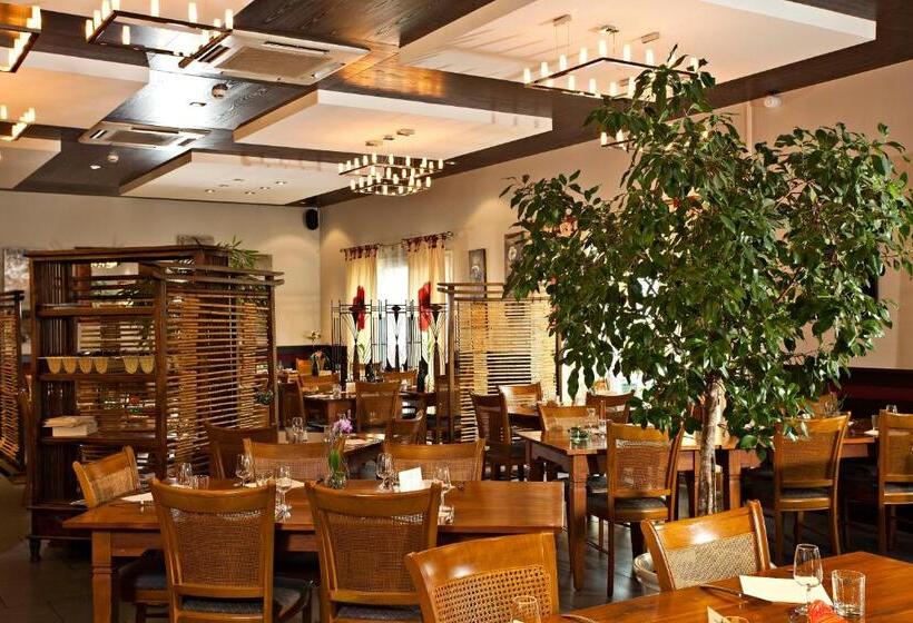 ホテル Logis Cottage