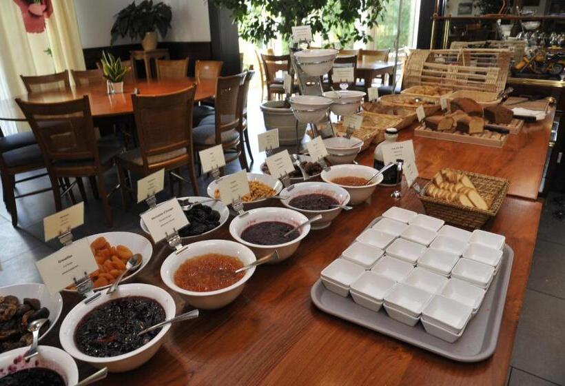 ホテル Logis Cottage