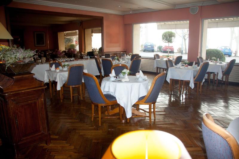 ホテル Logis Hôtel Le Rivage