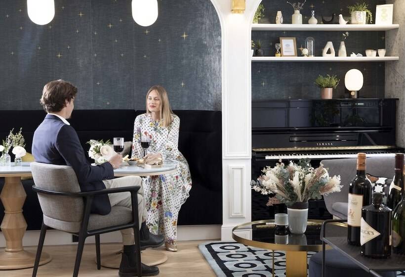 ホテル Louvre Montana