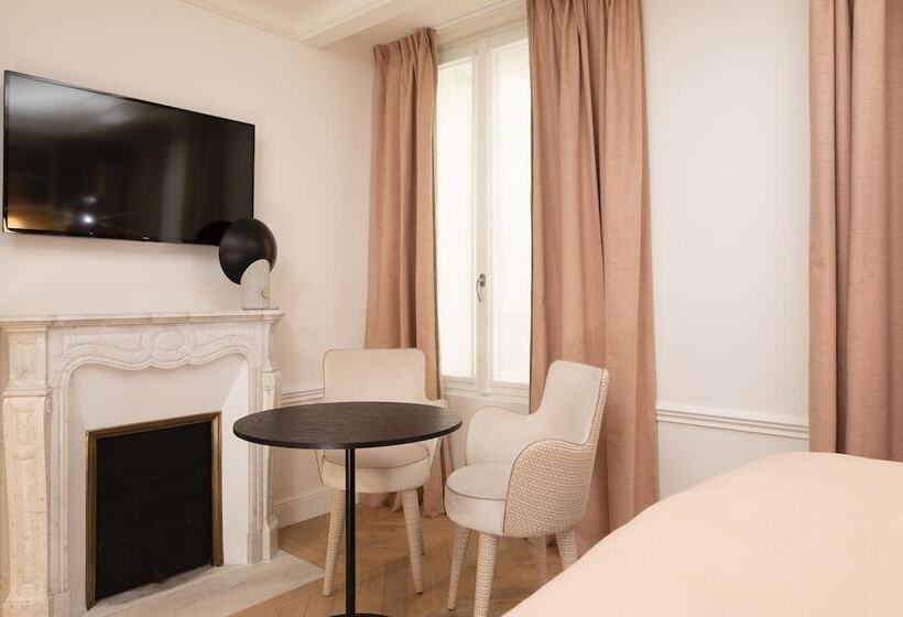 ホテル Louvre Montana