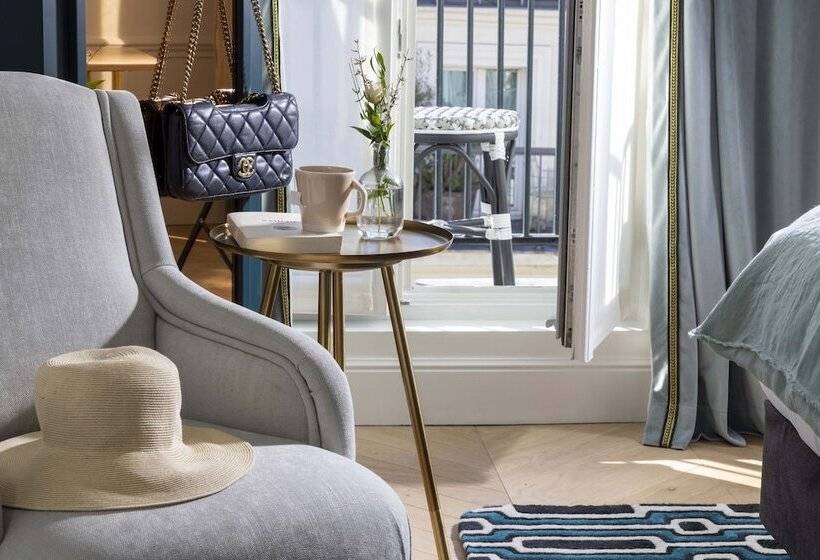 ホテル Louvre Montana