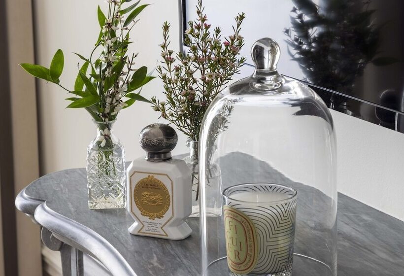 ホテル Louvre Montana