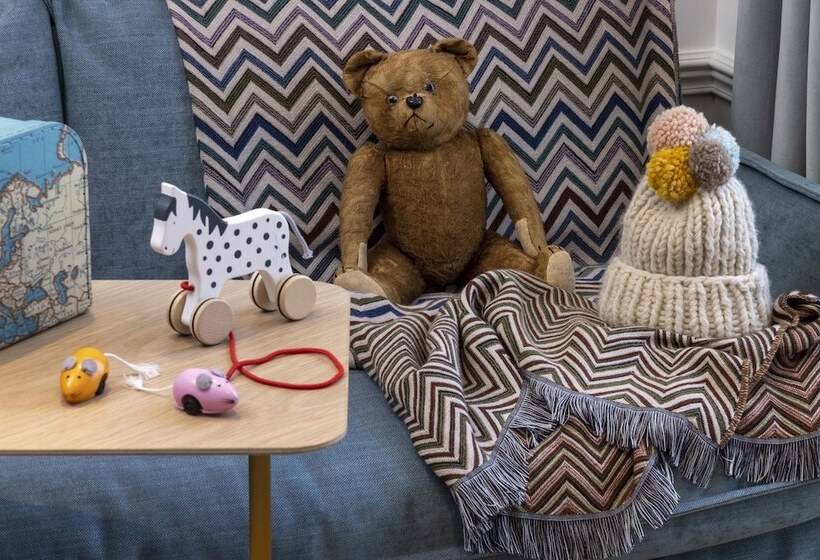 ホテル Louvre Montana