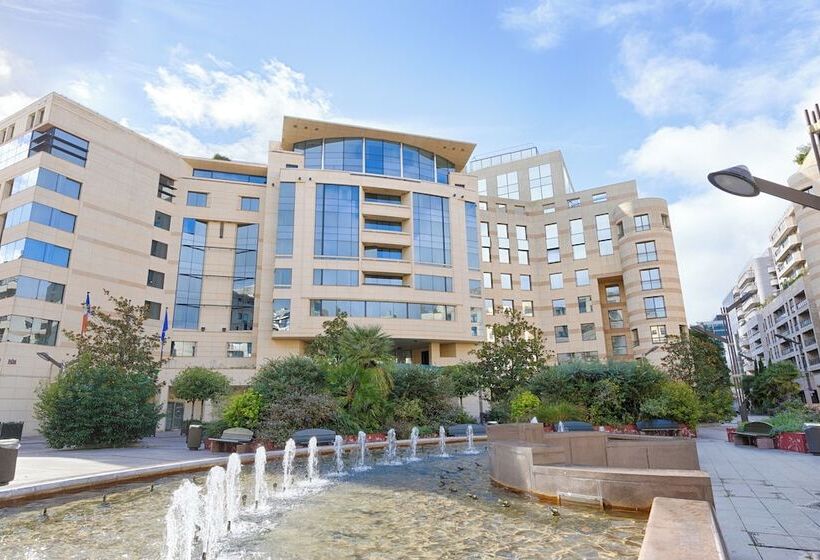 Отель Occidental Paris Levallois