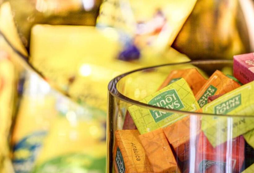 Отель Classe Troyes La Chapelle Saint Luc