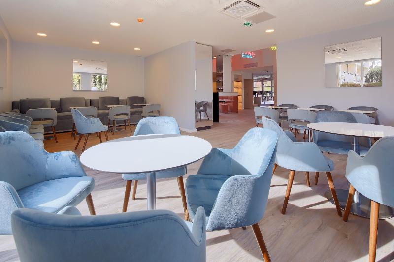 The Residence Hotel Geneva Airport   M3 Ferney