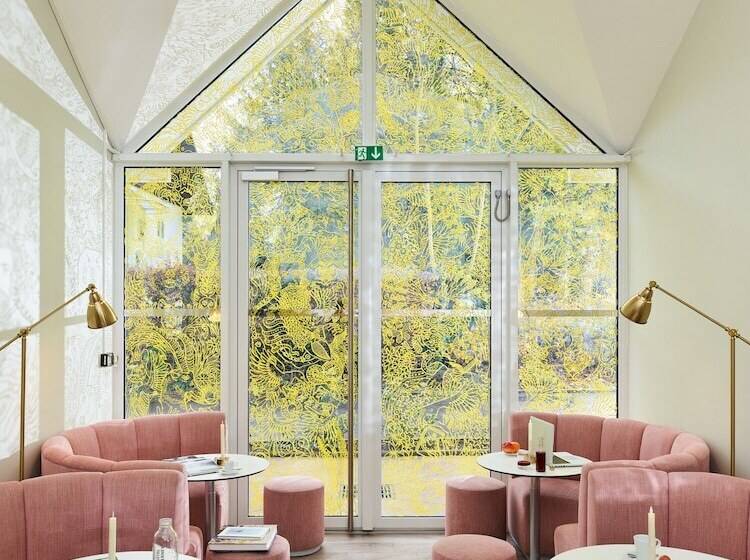 The Residence Hotel Geneva Airport   M3 Ferney