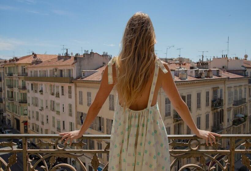 The Jay Hotel By Happyculture