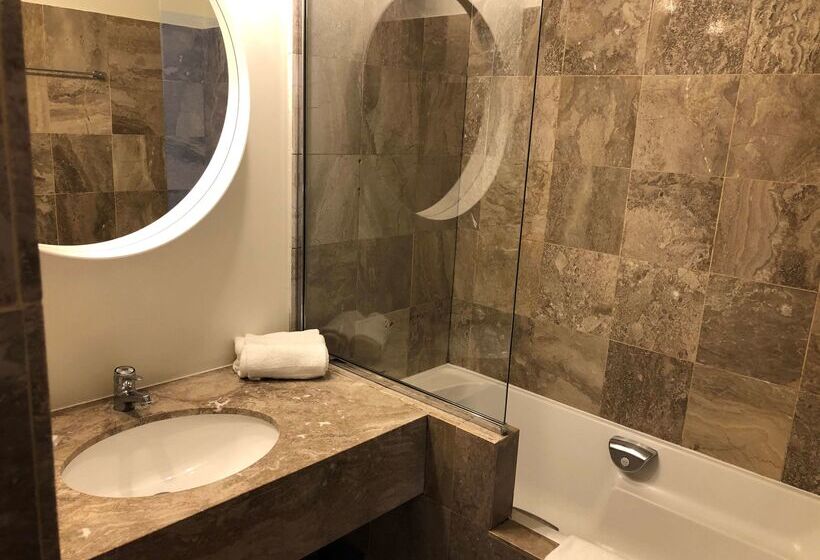 Best Western Hotel Du Lac Dunkerque  Restaurant Ouvert 7/7 Midi Et Soir