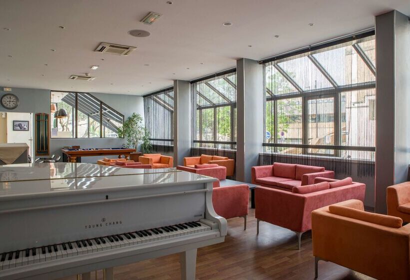 فندق Atrium Arles Centre