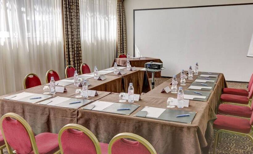 فندق Atrium Arles Centre