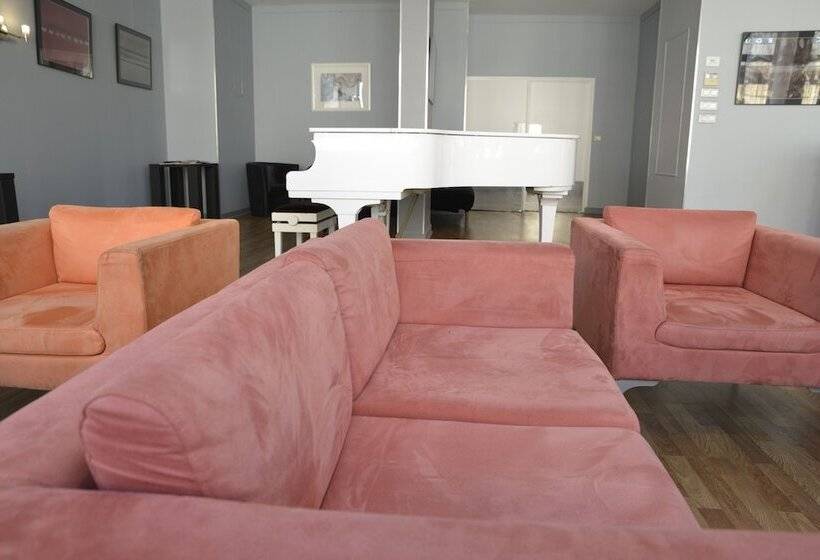 فندق Atrium Arles Centre